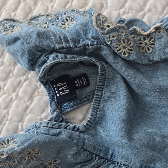 Baby girl romper bundle with matching headband - Picture 3 of 8